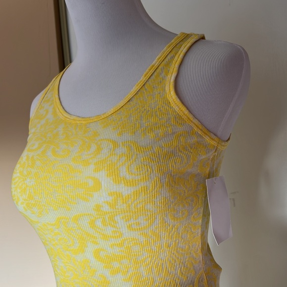 Go Couture yellow ribbed floral tank top. Size M - Picture 5 of 9